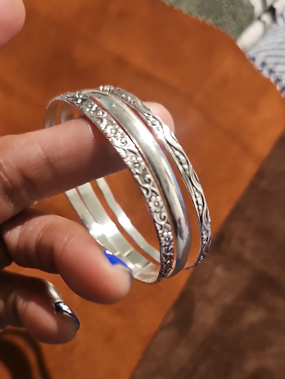 925 Sterling Silver Floral and Polished Bangles Set Of Three Ladies Size 8 - Picture 8 of 10